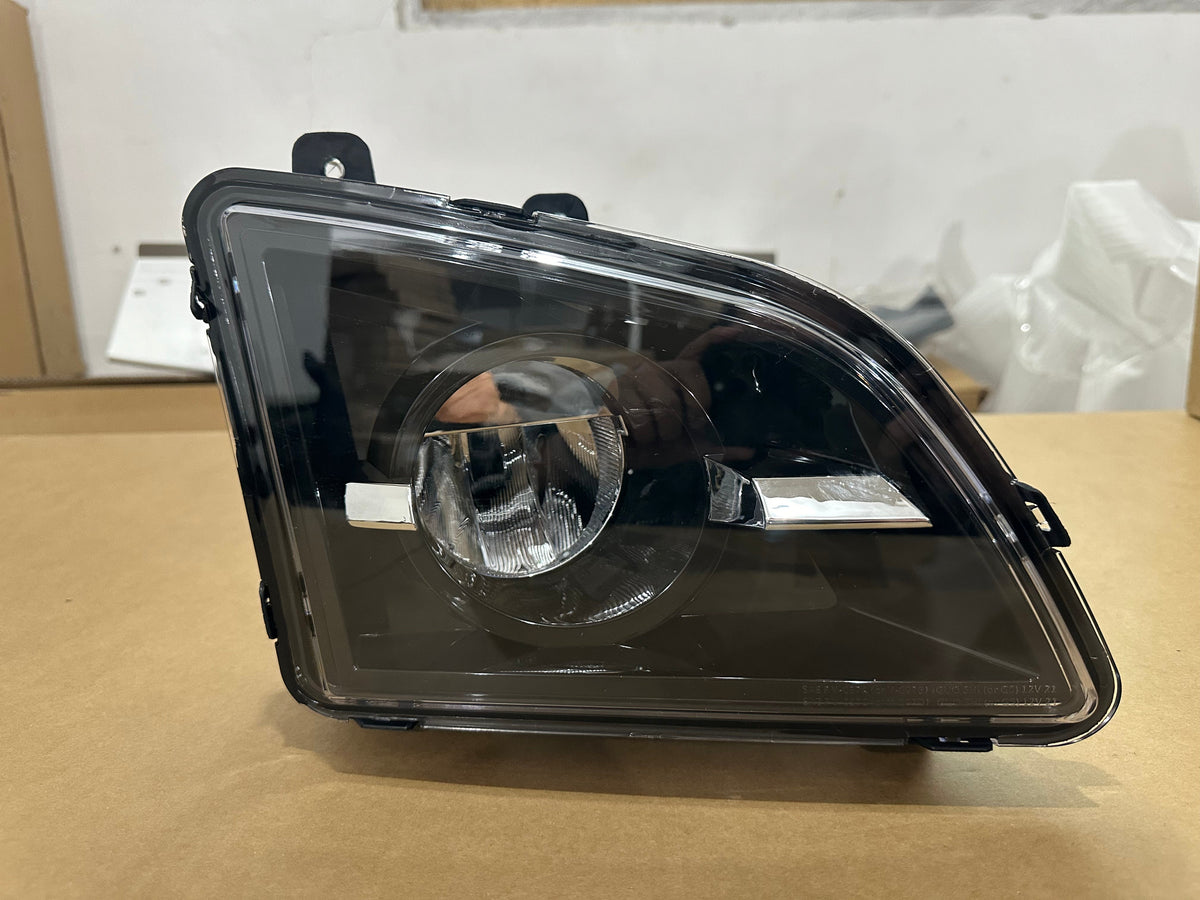 GA-V-097B-R* Fog Lamp RH black for 2018 2019 2020 2021 2022 2023 2024 VOLVO VNL Trucks