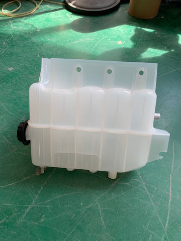 GA-A9019 Water Reservoir Tank For International 9200 9400 9900 2003 2004 2005 2006 2007 2008 2009 2010