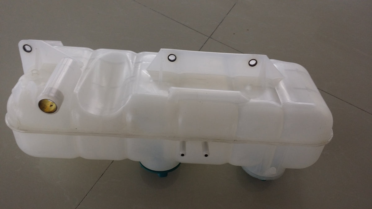 GA-A961 Radiator Water Reservoir Tank For Volvo VN 1998 1999 VNL VNM 2000 2001 2002 2003