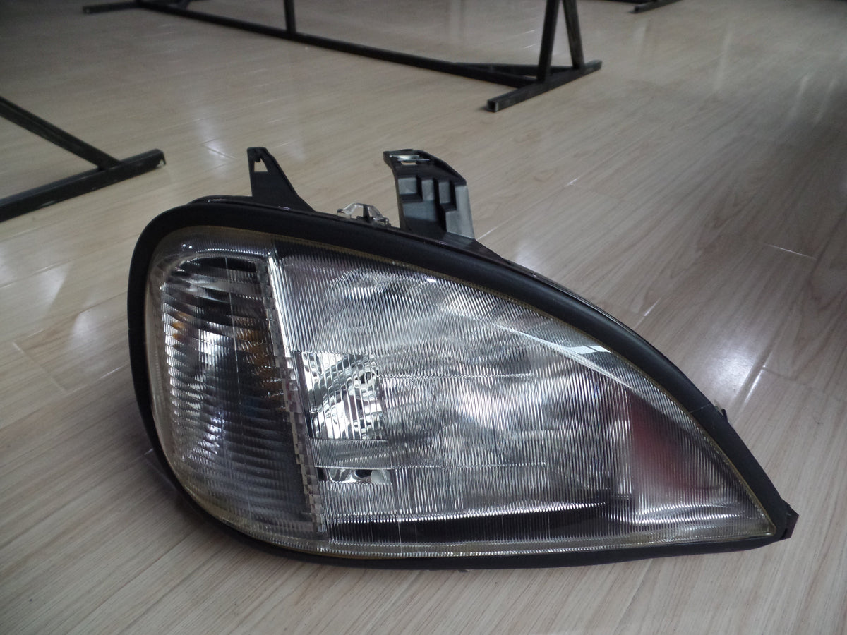 GA-FR-004R* Headlights For FREIGHTLINER COLUMBIA 2000 2001 2002 2003 2004 2005 2006 2007 2008 2009 2010 2011 2012 2013 2014 2015 2016 2017 2018 2019 2020 2021 2022 2023 2024 RH Passenge Side Assembly Halogen