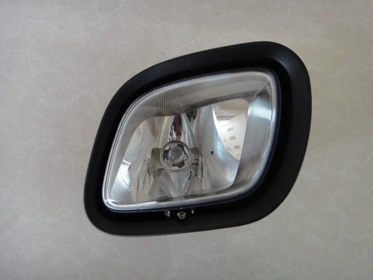 GA-FR-013 R FREIGHTLINER CASCADIA 2008 2009 2010 2011 2012 2013 2014 2015 2016 2017 2018 2019 2020 2021 2022 2023 2024 FOG LAMP R OEM:A06-51908-001